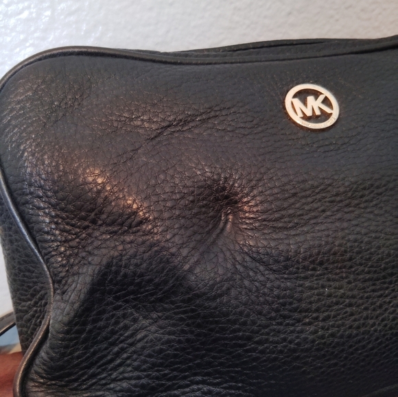 Michael Kors Crossbody Gold Chain Strap Black Leather - Picture 3 of 16